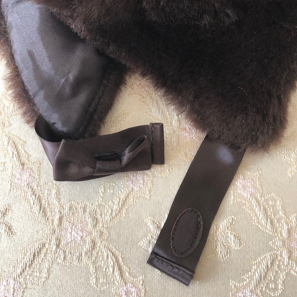 Baby Gap Faux fur Cape with matching Hat - Picture 9 of 10